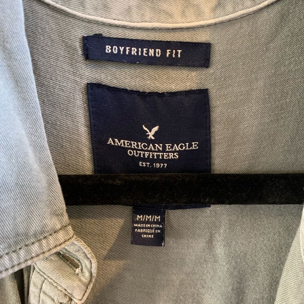 American Eagle Outfitters Boyfriend Fit Button Down - Medium - Picture 2 of 6
